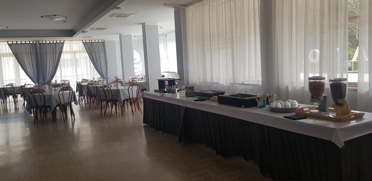 Hotel Monaco - Parcheggio Incluso Min 2 Gg Milano Marittima Ngoại thất bức ảnh