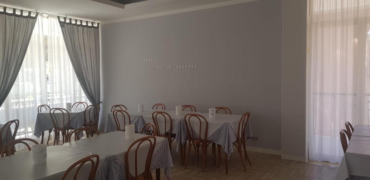 Hotel Monaco - Parcheggio Incluso Min 2 Gg Milano Marittima Ngoại thất bức ảnh