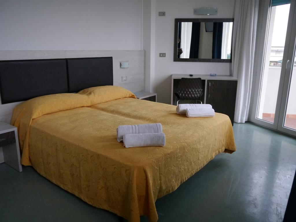 Hotel Monaco - Parcheggio Incluso Min 2 Gg Milano Marittima Ngoại thất bức ảnh