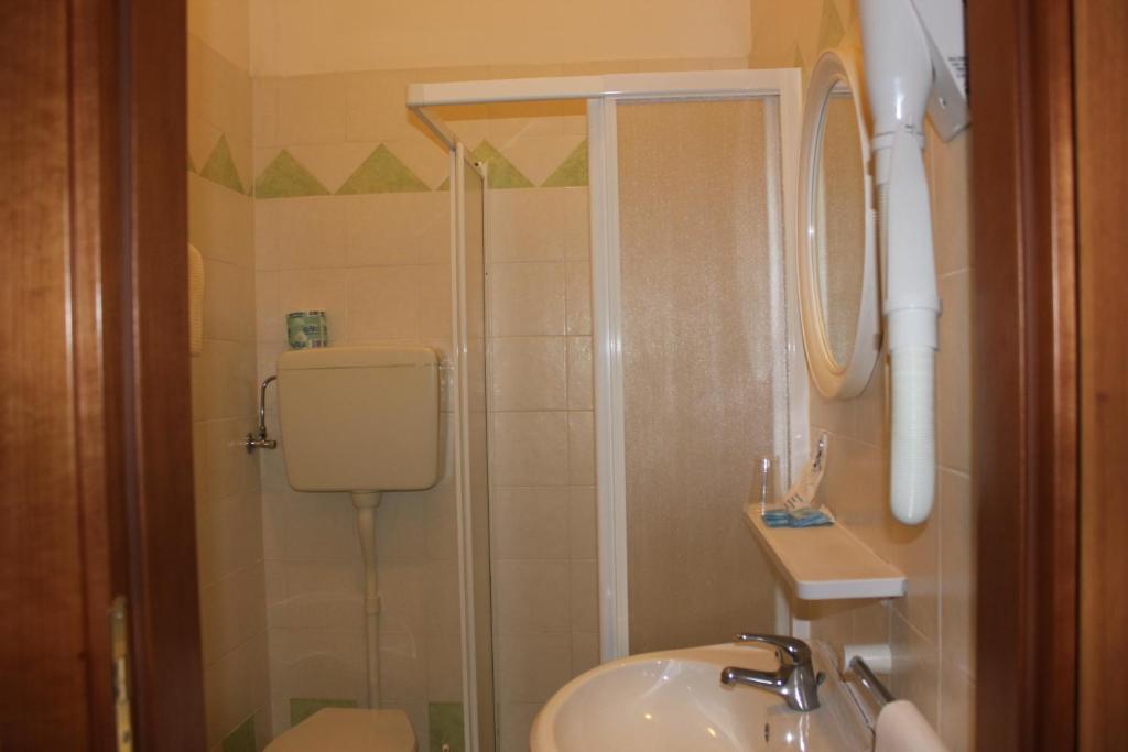 Hotel Monaco - Parcheggio Incluso Min 2 Gg Milano Marittima Phòng bức ảnh