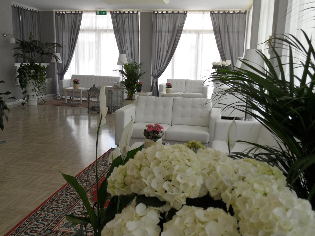 Hotel Monaco - Parcheggio Incluso Min 2 Gg Milano Marittima Ngoại thất bức ảnh