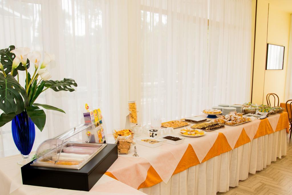Hotel Monaco - Parcheggio Incluso Min 2 Gg Milano Marittima Ngoại thất bức ảnh